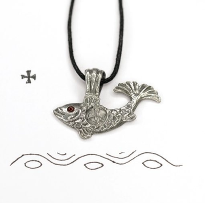 Медальон “Рыбка” (п/д камни)