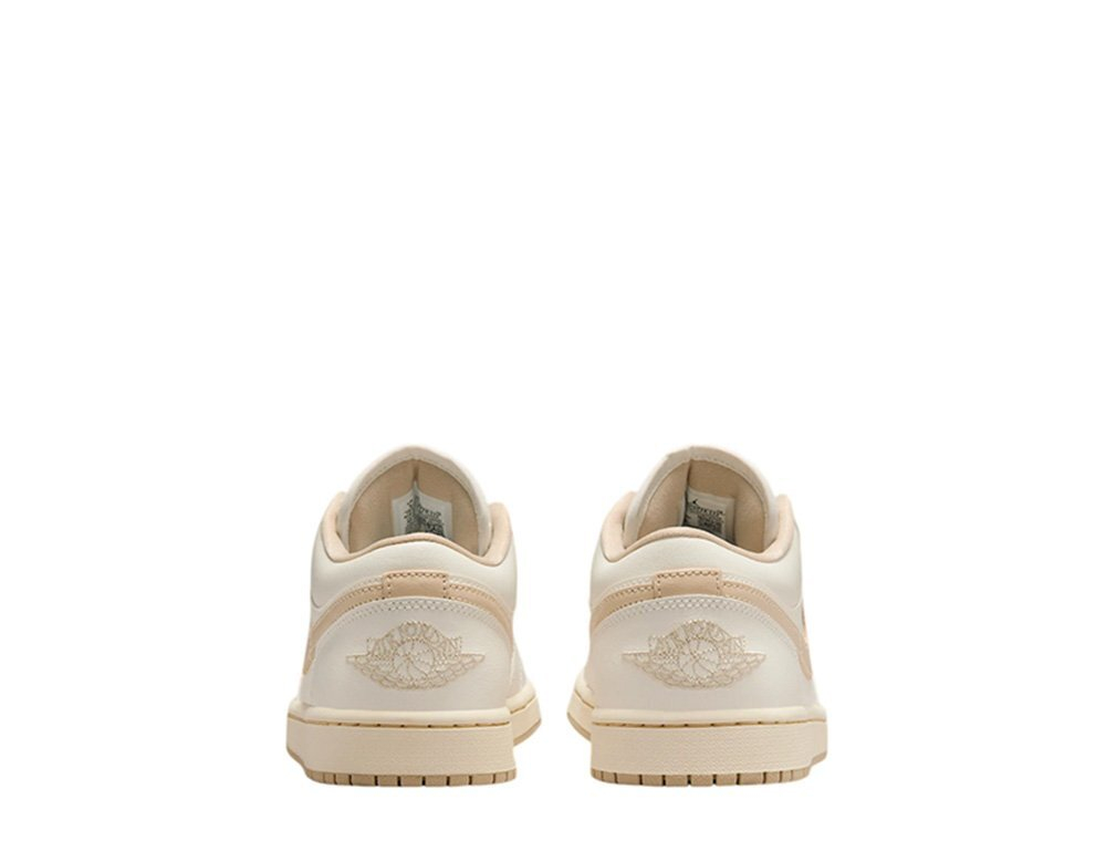 Баскетбольные женские кроссовки Air Jordan 1 Low Beige Shoes