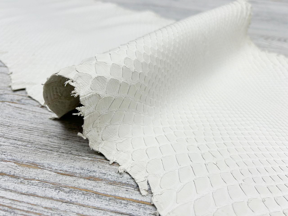 Praga Matt Snow (0,8-1,0 мм), натуральная кожа питона