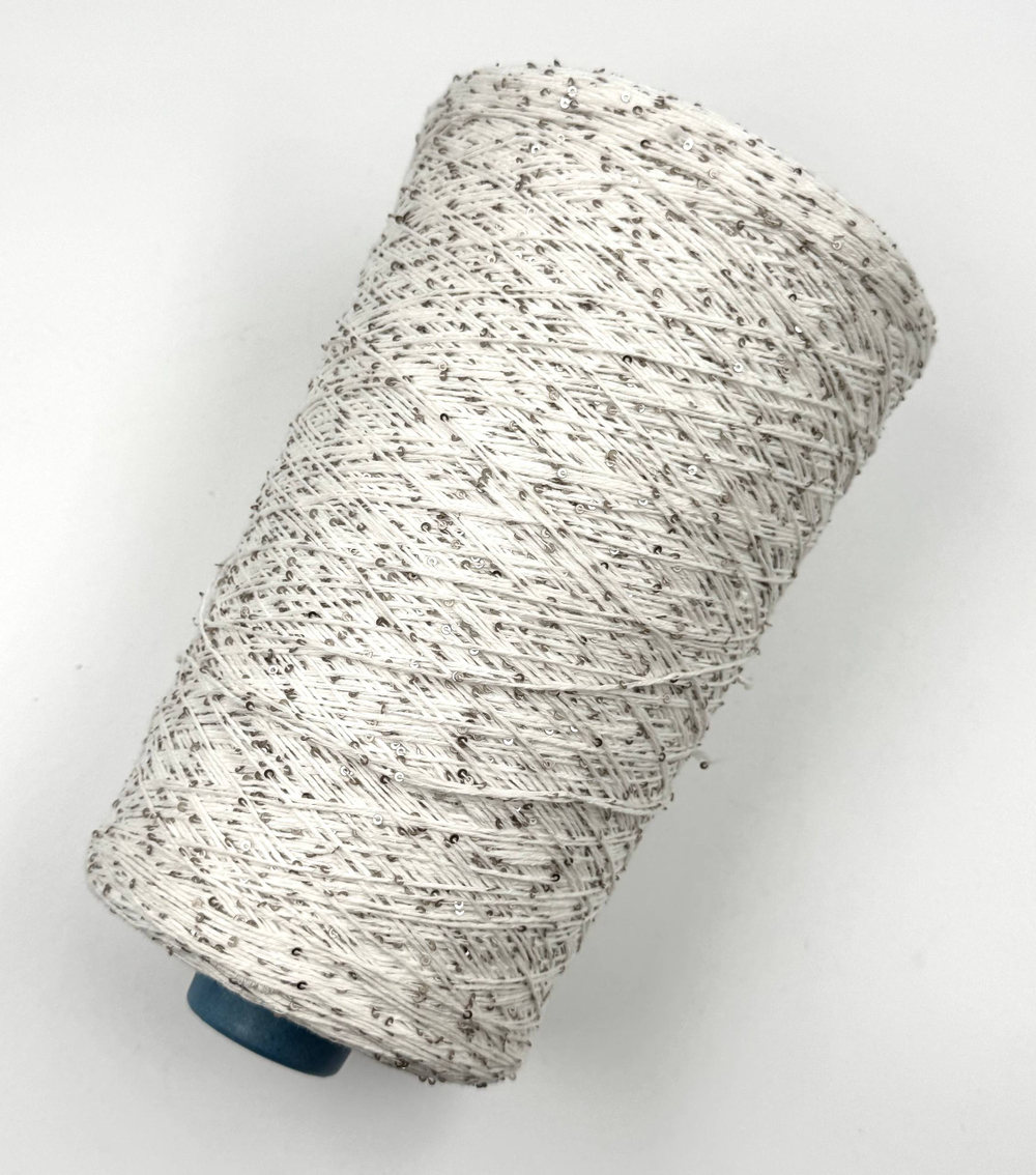 Шелк буретный 100% с пайеткой 850м/100г белый