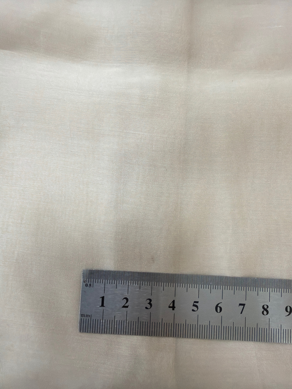 Рубашка Ветер из тенсела и хлопка. Цвет кремовый. Дефект ткани на спинке. №101