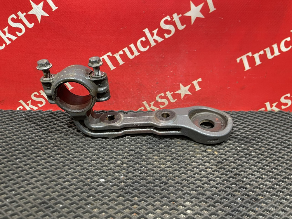 Кронштейн переднего стабилизатора 2023г