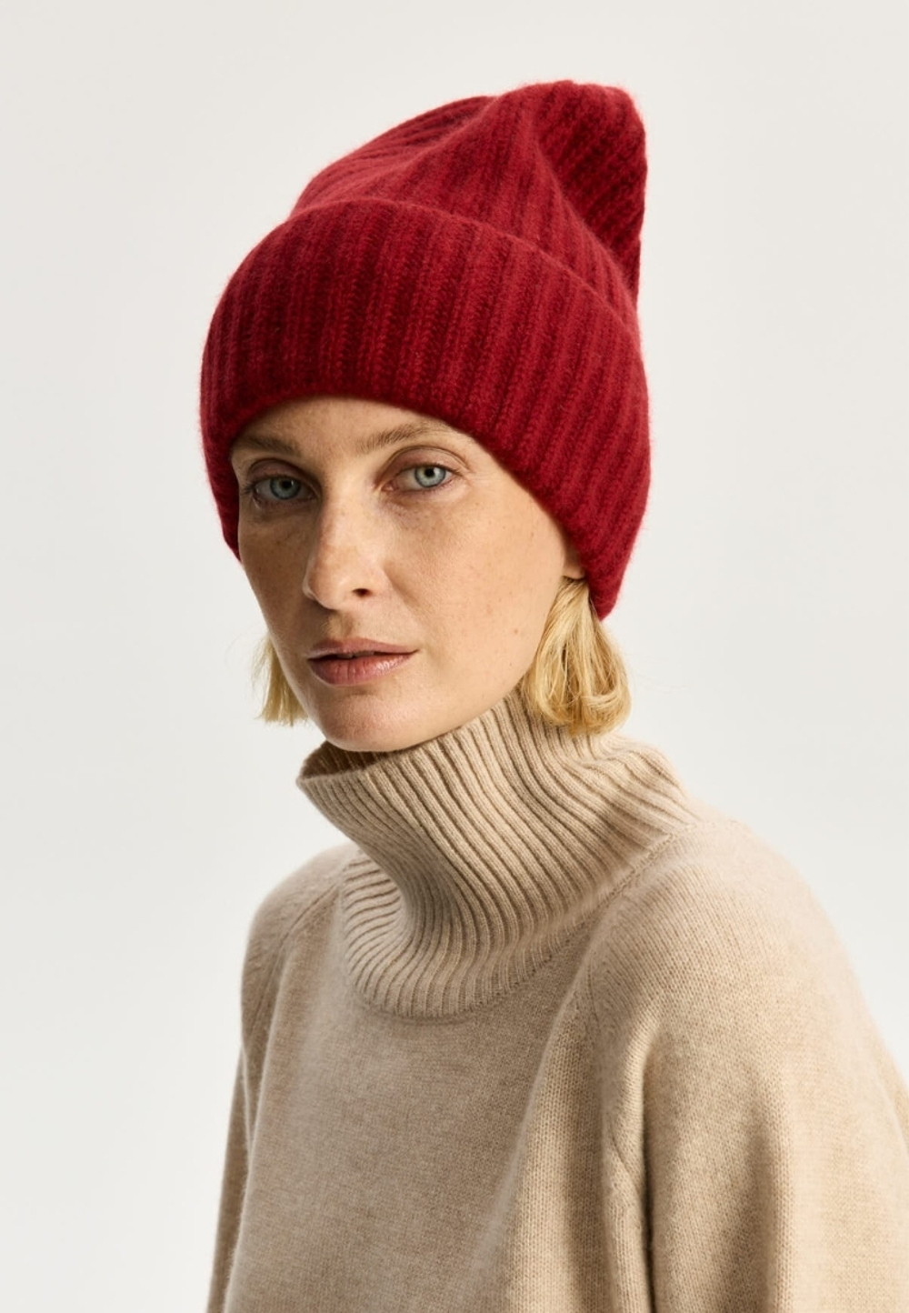 Шапка бини из кашемира