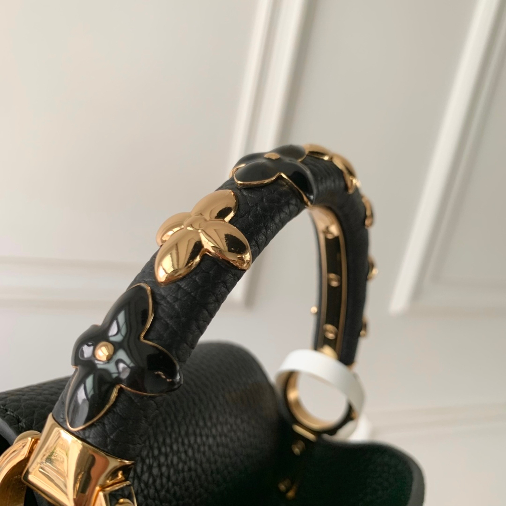 Louis Vuitton Capucines Mini