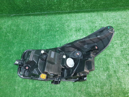 Фара правая Subaru Outback 6 (2019-2022) LED