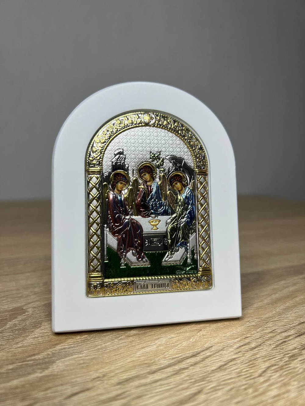 Св. Троица, икона арочная, белое дерево, эмаль 86х112