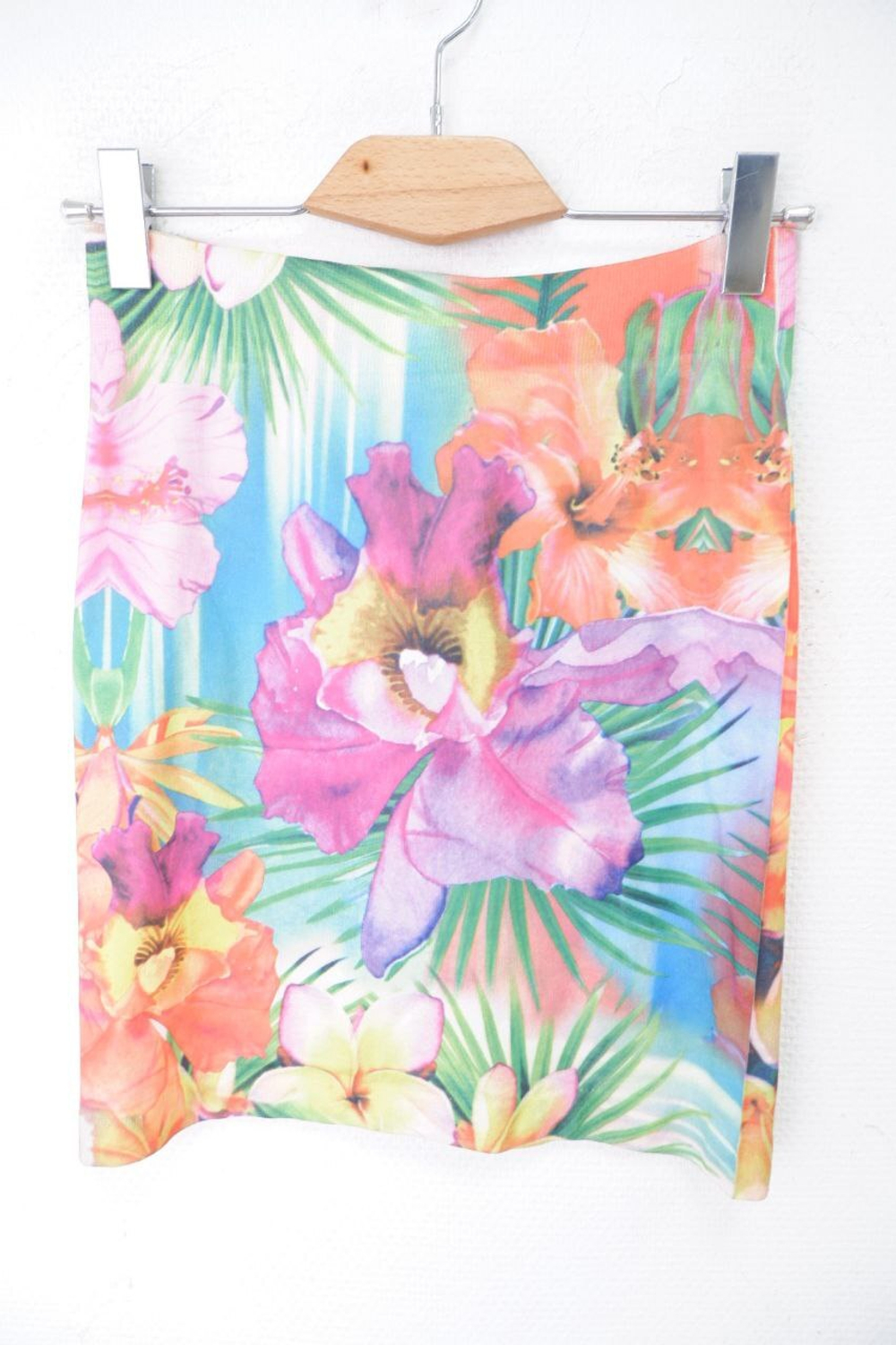 Юбка с красивыми цветами 42-44 размер