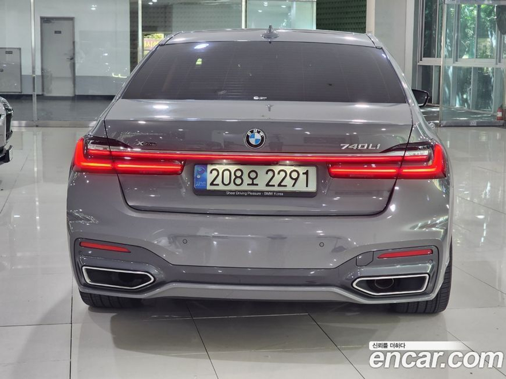 BMW 7 Series (G11) 740Li xDrive M Sports (06.2021)