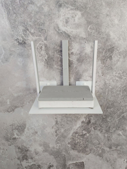 Полка для ТВ приставки, wifi роутера и умной колонки