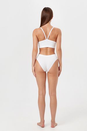 Бесшовный топ на бретелях