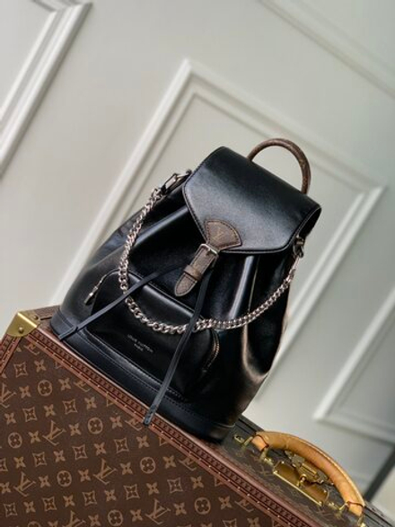 Louis Vuitton Montsouris PM