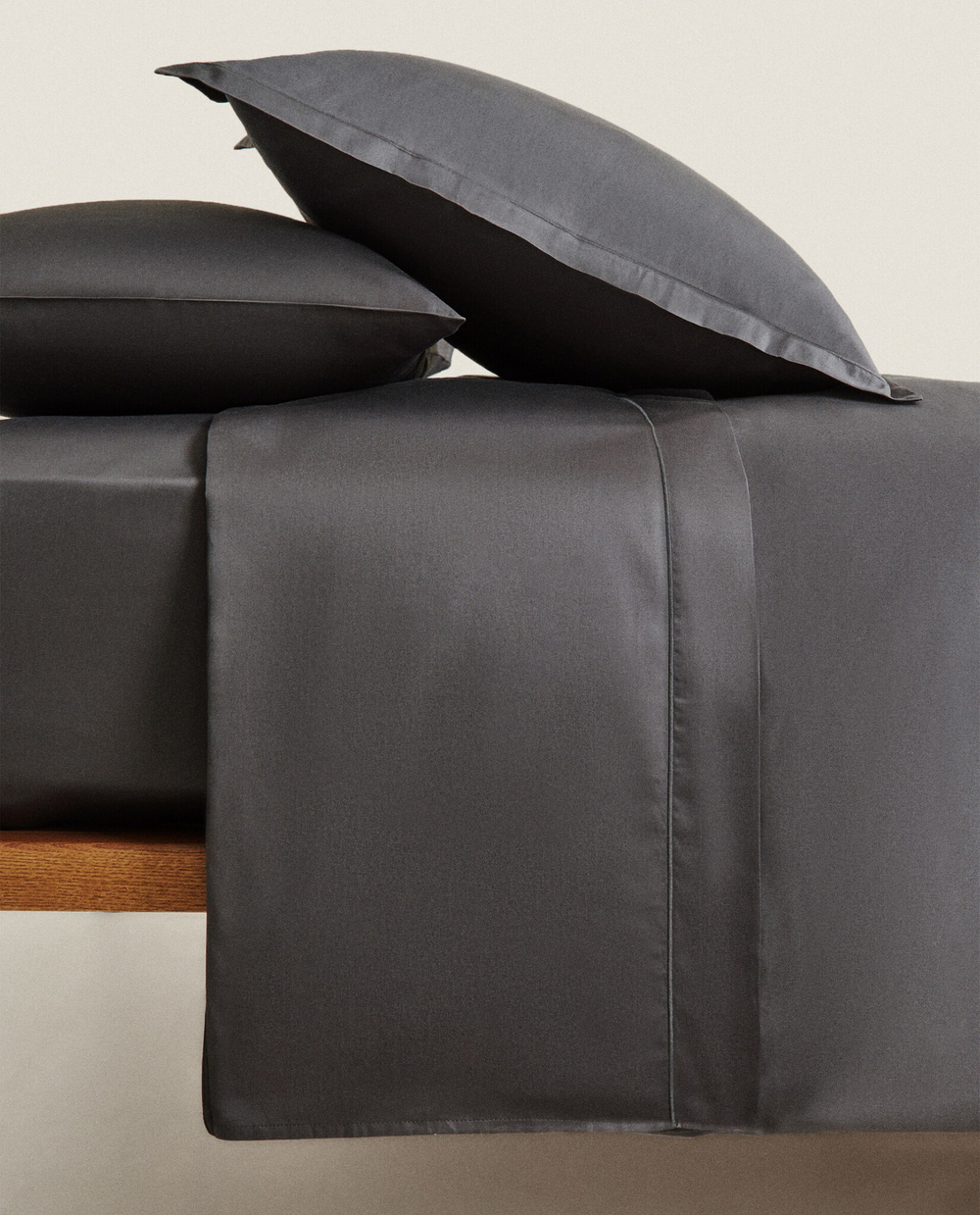 ZARA HOME (300 НИТЕЙ) ПРОСТЫНЯ ИЗ ХЛОПКА, ТЕМНО-СЕРЫЙ