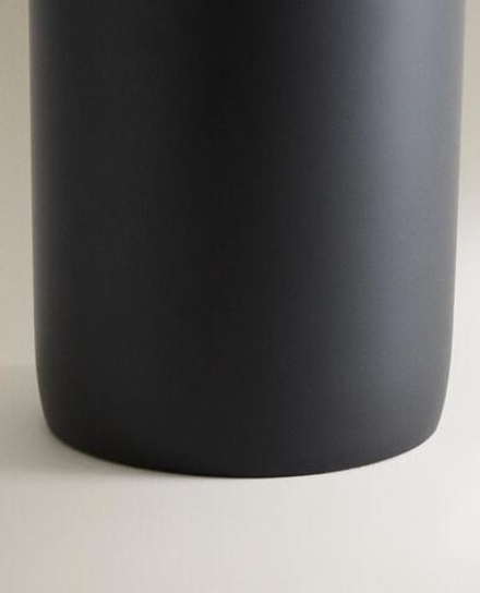 ZARA HOME ПОДСТАВКА ДЛЯ ЗУБНЫХ ЩЕТОК ИЗ СМОЛЫ, ЧЕРНЫЙ