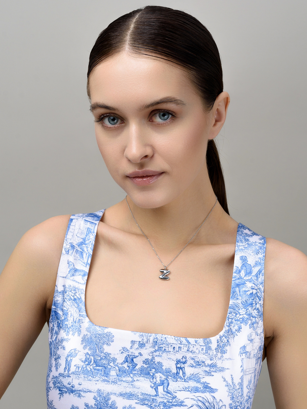 Колье с буквой