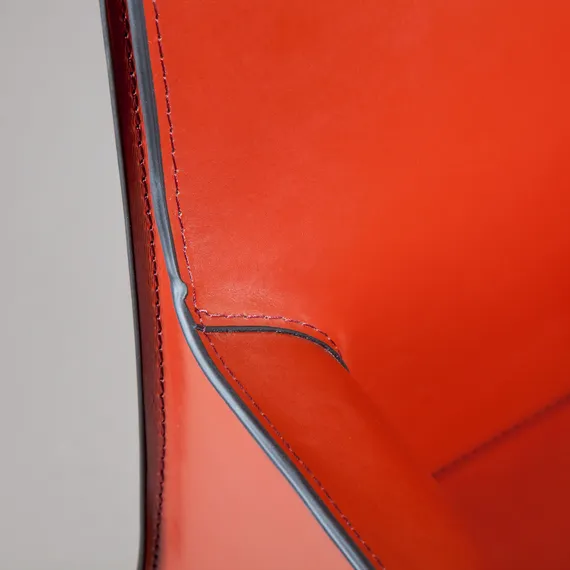 Стул с подлокотниками Barrie красная кожа