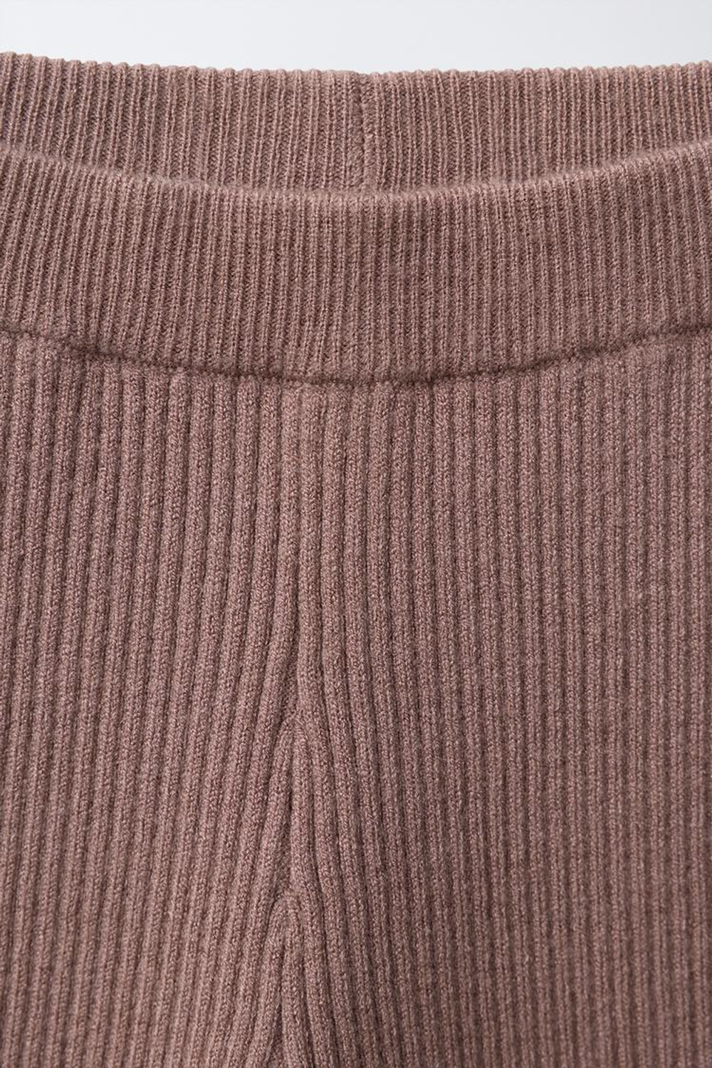 ZARA ТРИКОТАЖНЫЕ БРЮКИ С ВОЛАНАМИ, ПУДРОВО-РОЗОВЫЙ