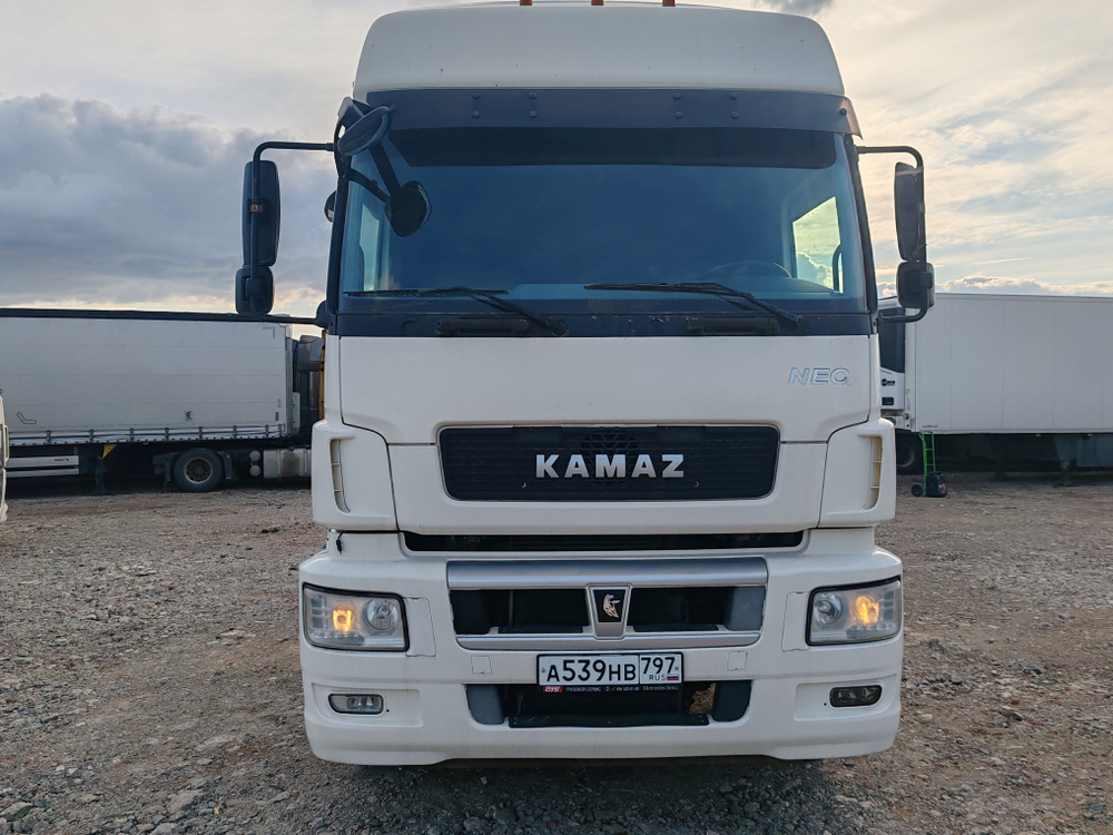 КамАЗ 5490 4x2 Седельный тягач 5490-S5 (Дизель/Газ, 12,0 л, 401 л.с., МТ)