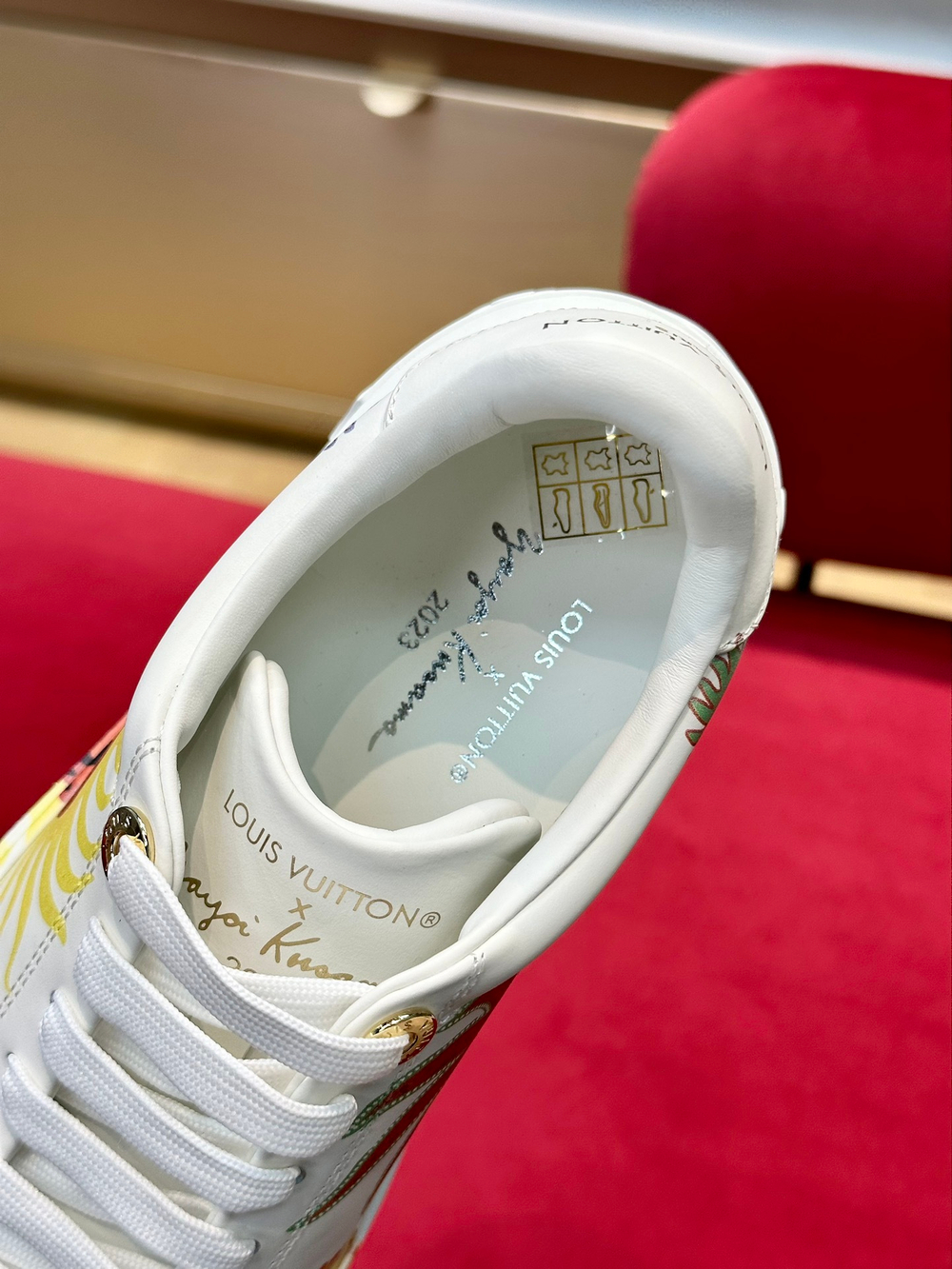 Louis Vuitton Time Out Kusama