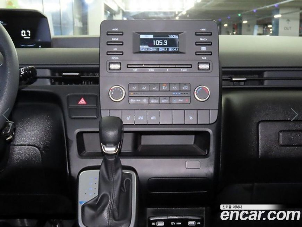 Hyundai Staria 4WD Tourer 11-и местный (04.2022)