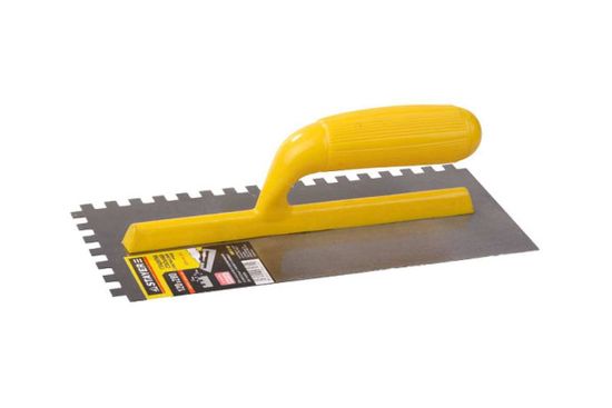 Гладилка стальная зубчатая STAYER с пласт.ручкой 6х6 мм 120х280 мм