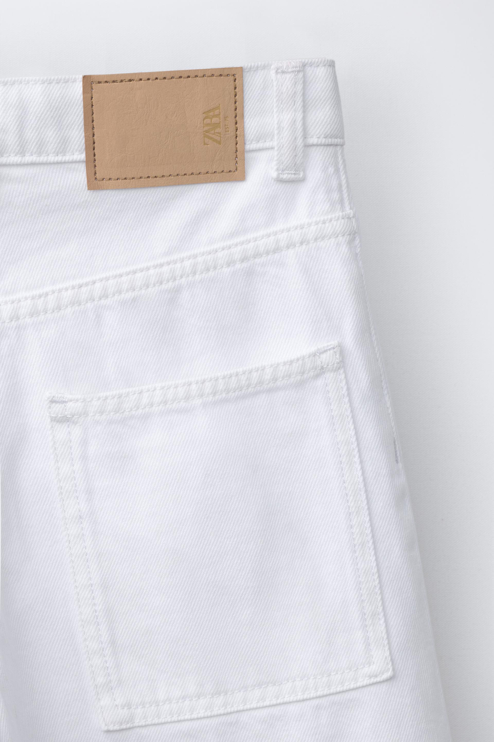 ZARA ДЖИНСОВЫЕ ШОРТЫ RELAXED BAGGY, ЖЕЛТОВАТО-БЕЛЫЙ