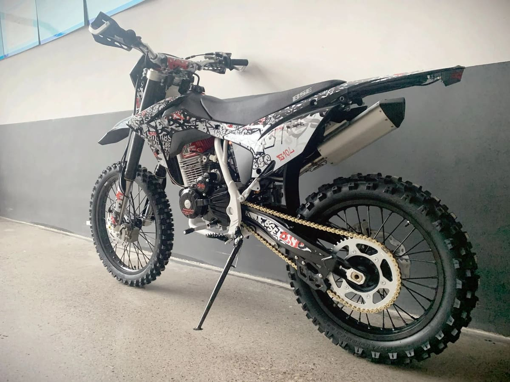 Мотоцикл кроссовый эндуро BSE Z10L Graffiti White (172 FMM) 21/18