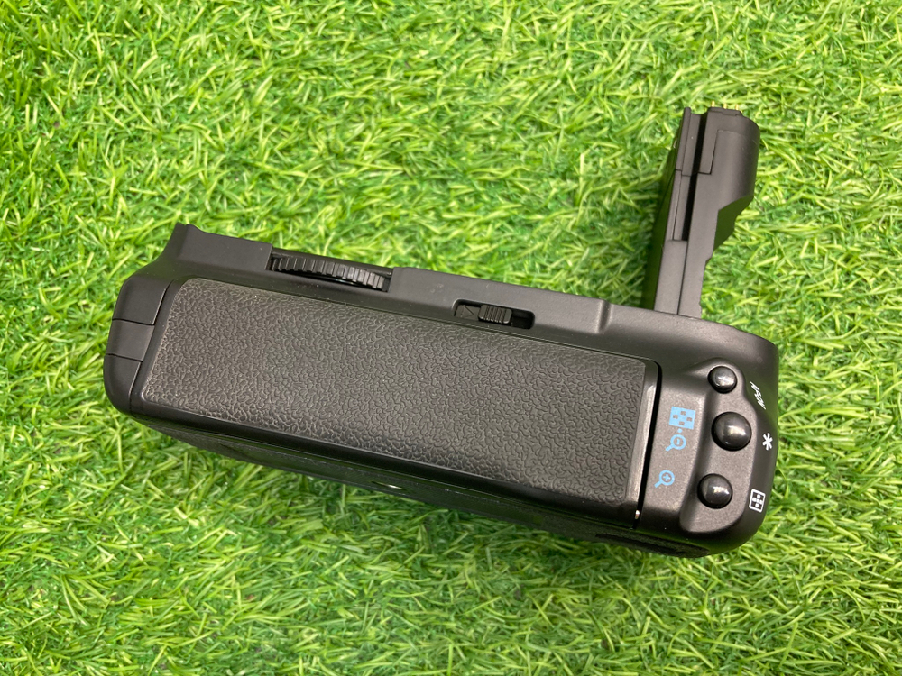 Canon BG-E7