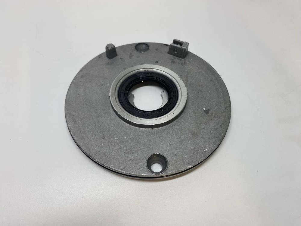 Крышка коленвала двигатель 1P39FMA