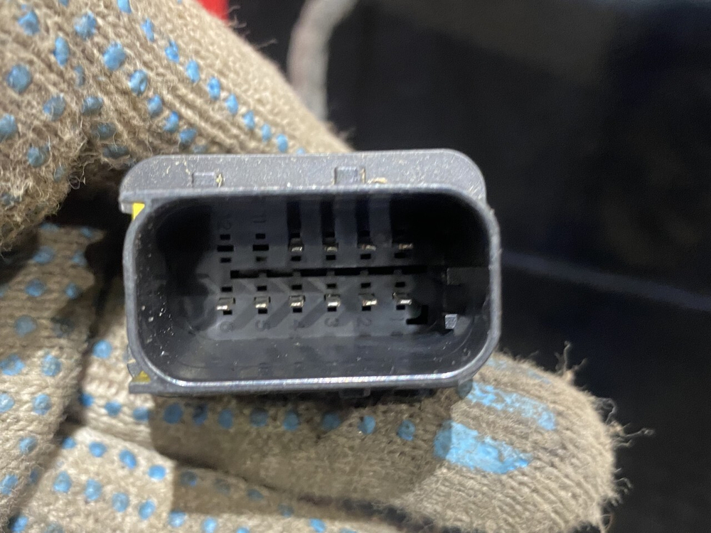 Дверь левая в сборе 2019г.