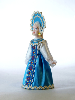 Кукла фарфоровая Ульяна в русском девичьем костюме