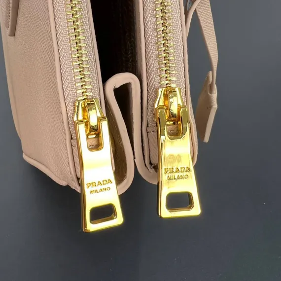 Большая сумка Prada Galleria из сафьяновой кожи