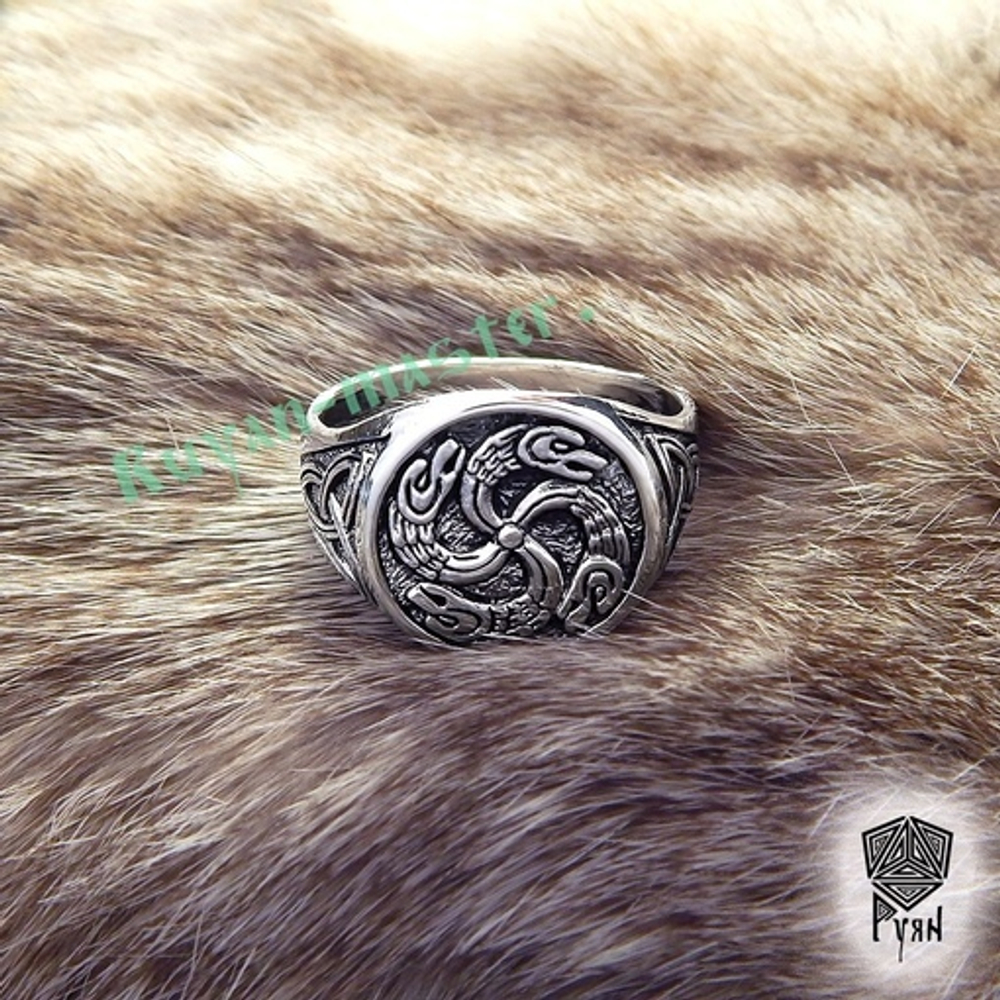 Перстень "Змеевик"