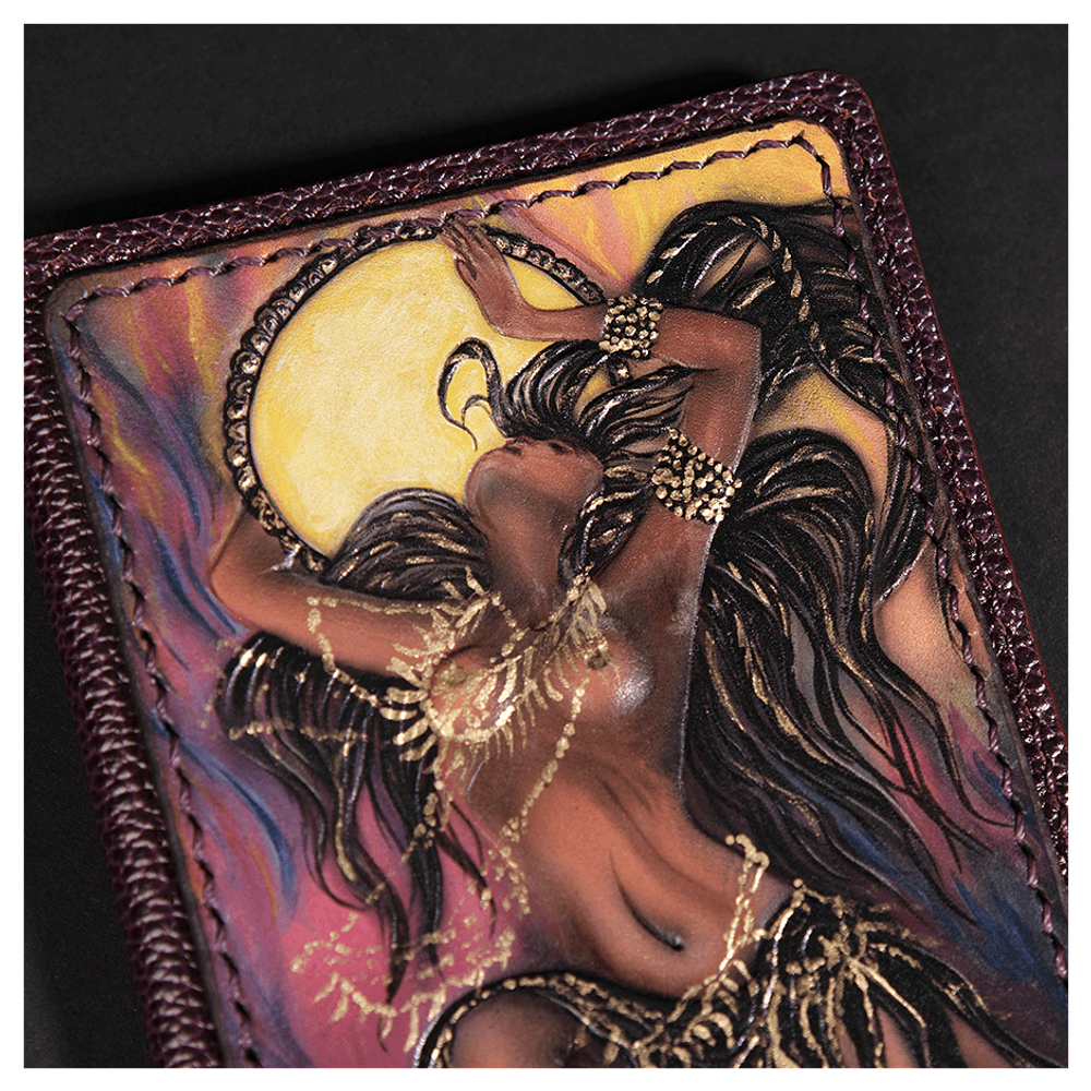 Кожаная обложка на паспорт «Шаманка» (фигура)