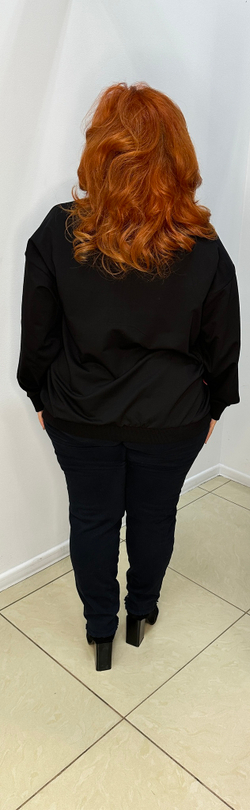 Трикотажный жакет-бомбер с цветным принтом