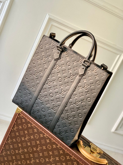 Louis Vuitton Sac Plat NV Bag