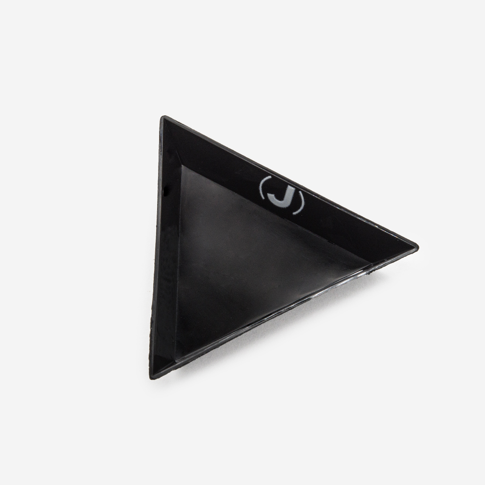 Треугольный лоток для работы с бусинами и фурнитурой, черный, 6см, пластик