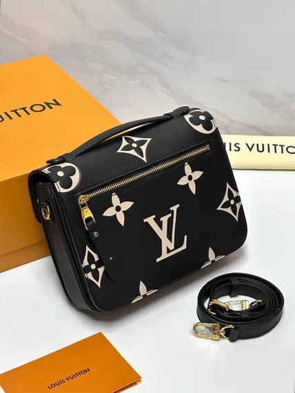 Сумка Louis Vuitton Pochette Metis черный