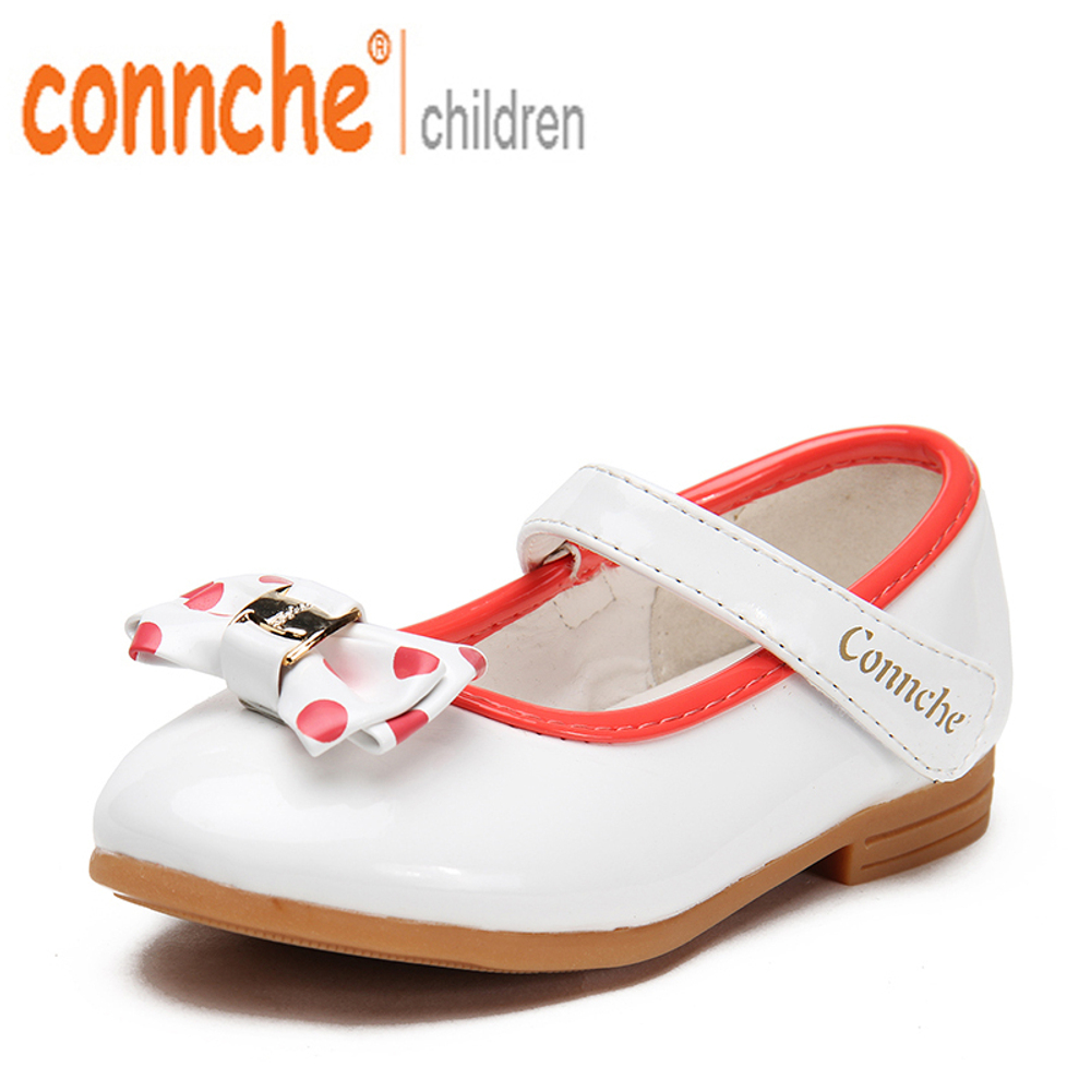 Туфли детские из лаковой кожи с контрастной окантовкой и бантом в горох