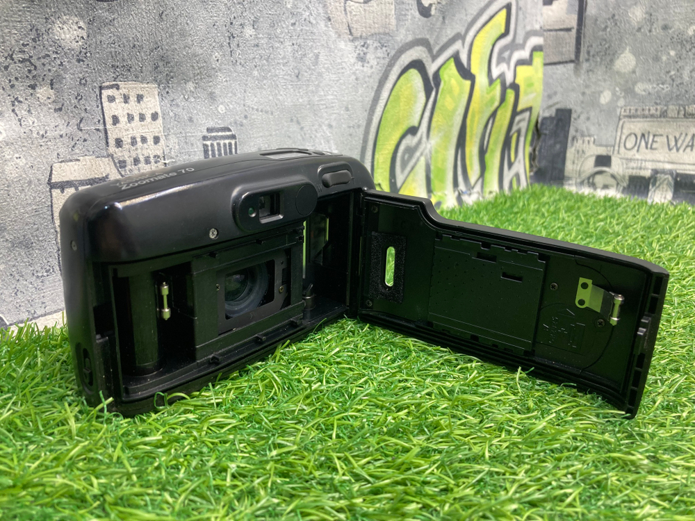 Yashica Zoomate 70