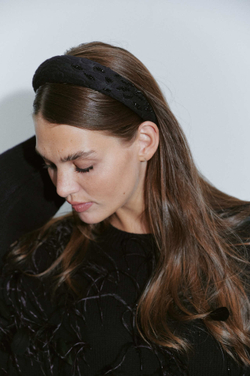 Ободок с фактурным рисунком и декором