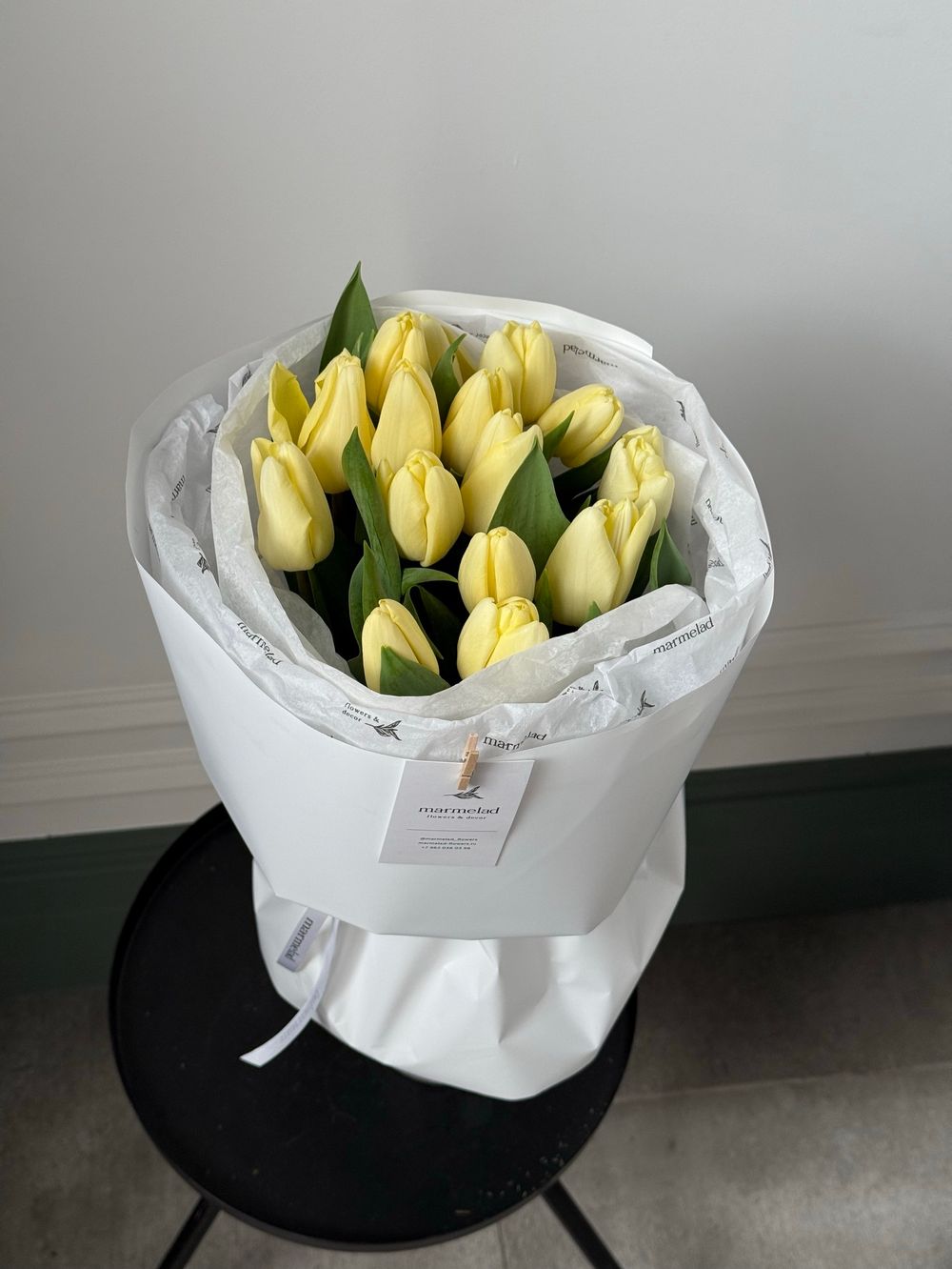 Букет из 15 лимонного тюльпана