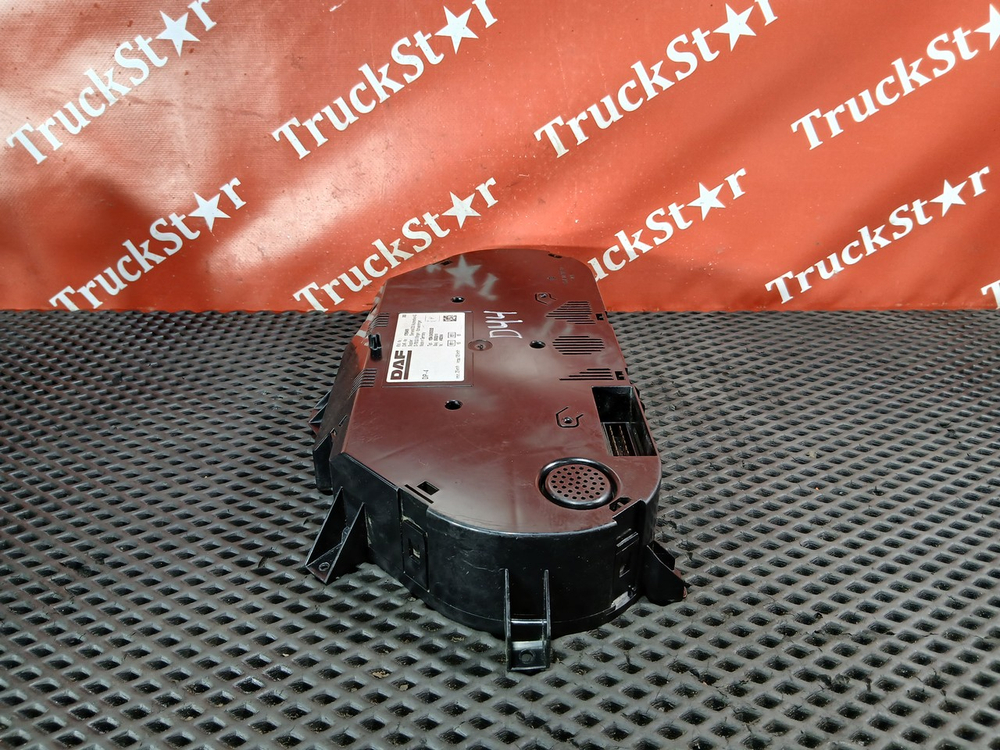 Панель приборов