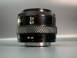 Minolta 35-70mm небольшие сколы на линзе Sony A
