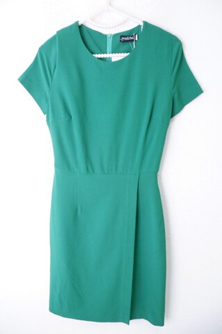 Платье Magda зеленого цвета 42 размер, новое