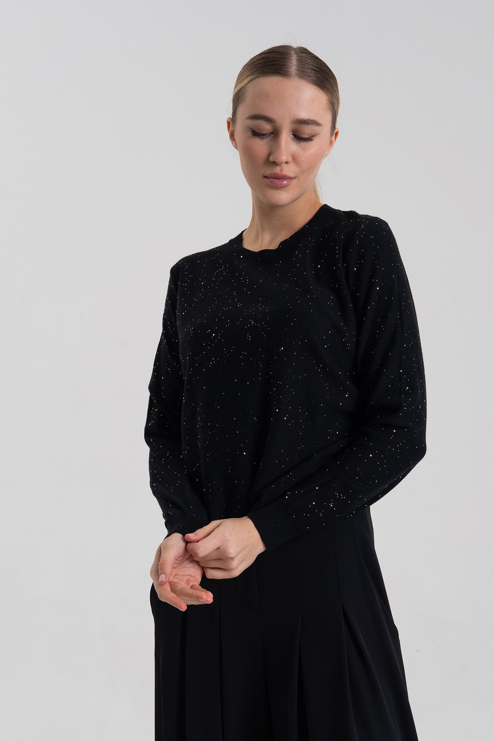 Джемпер с пайетками J-Clair