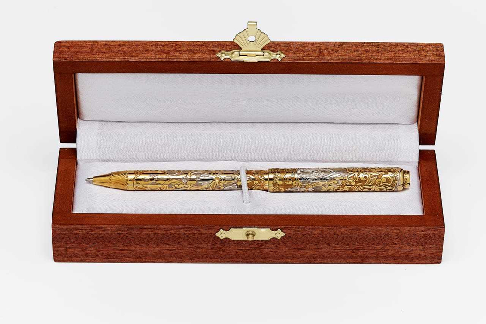 Подарочная ручка "Элитная" № 4 с фианитом