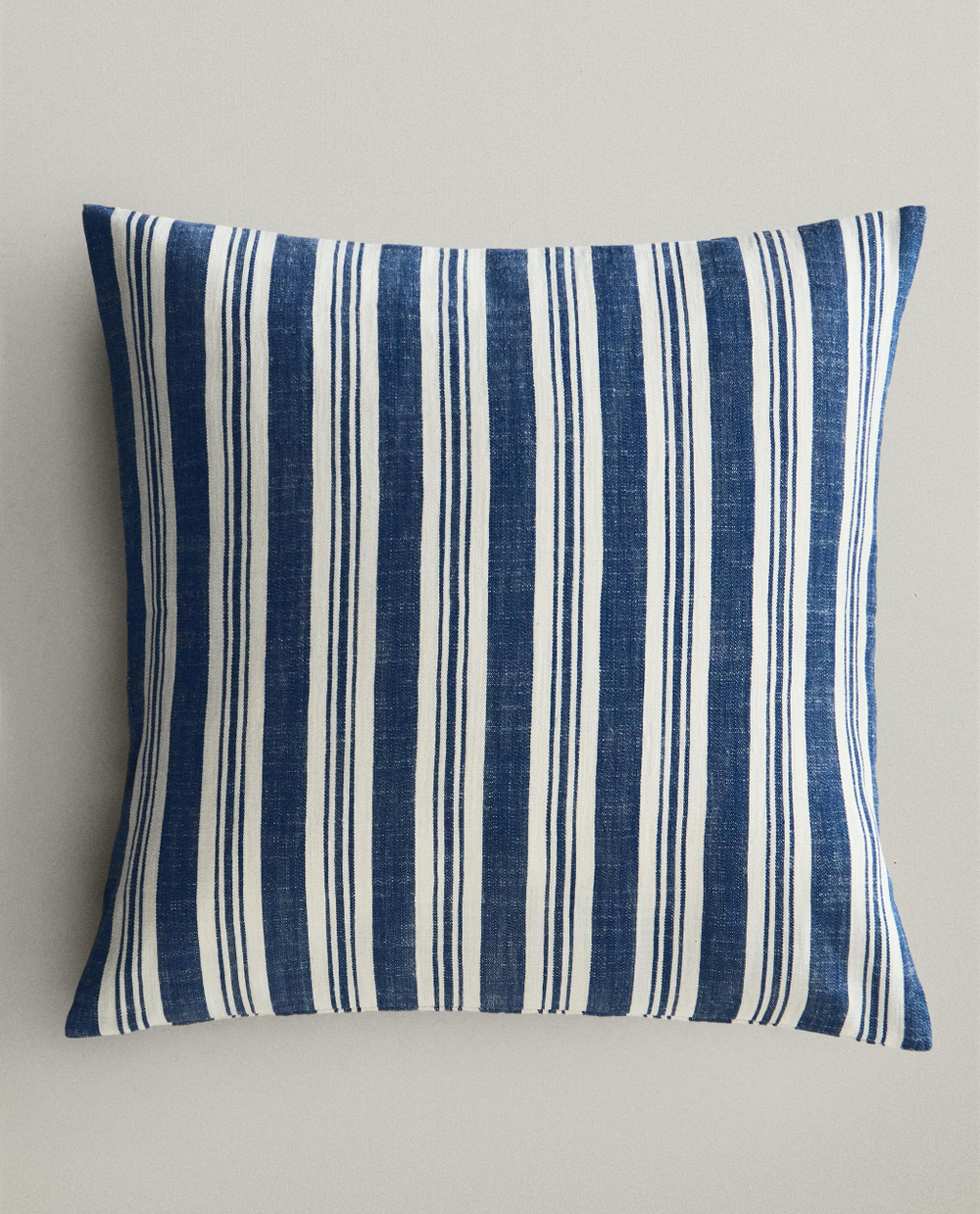 Zara Home наволочка декоративная из хлопка, синий, в полоску, 45x45 см