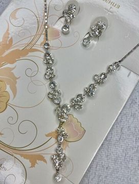 Комплект украшений, серьги + колье