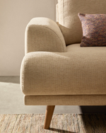 Karin 3-местный диван белого цвета с ножками из массива бука 231 см