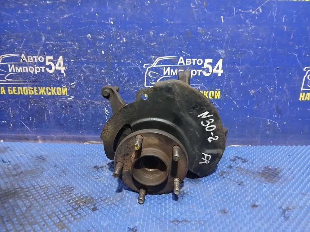 Ступица передняя правая NISSAN R'NESSA 1997